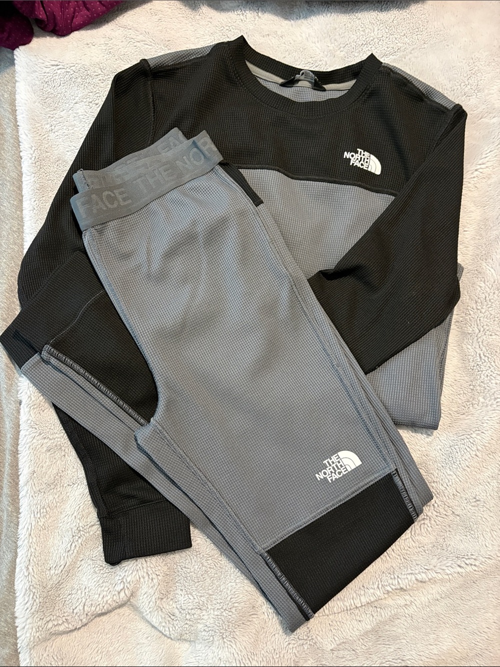 EUC The North Face Unisex Gray and Black Thermal Base Layer Set  Size XL (14-16)